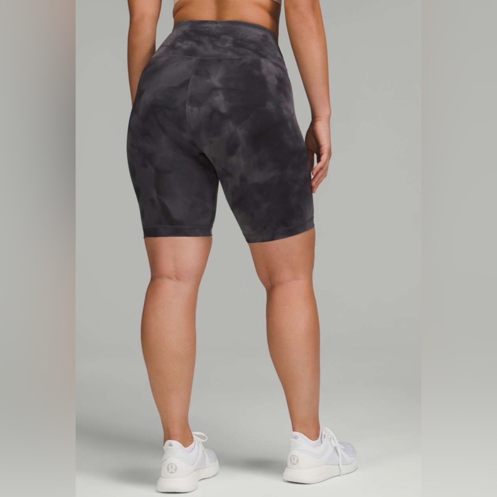 Lululemon Wunder Train Contour Fit High Rise Short *8”- Size 2 - Picture 2 of 7